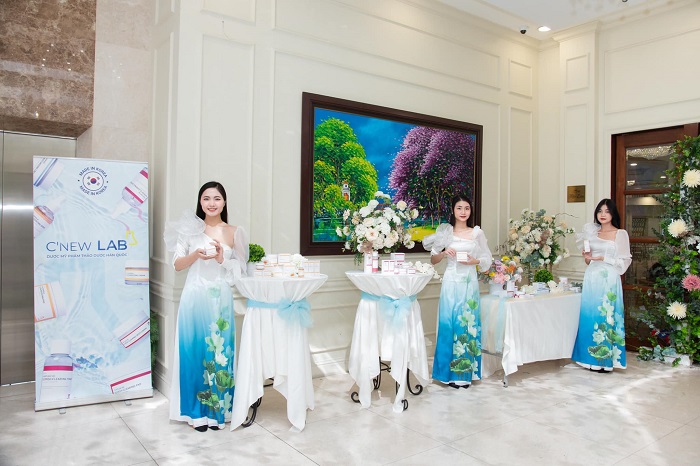 Lễ ra mắt C'New Lab