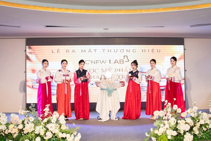 Lễ ra mắt C'New Lab